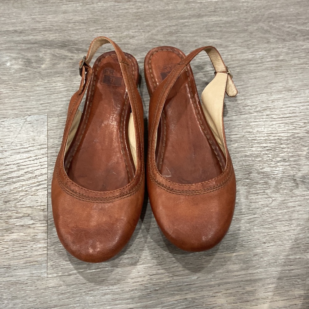 FRYE women’s Carson sling Back flat shoes size 8